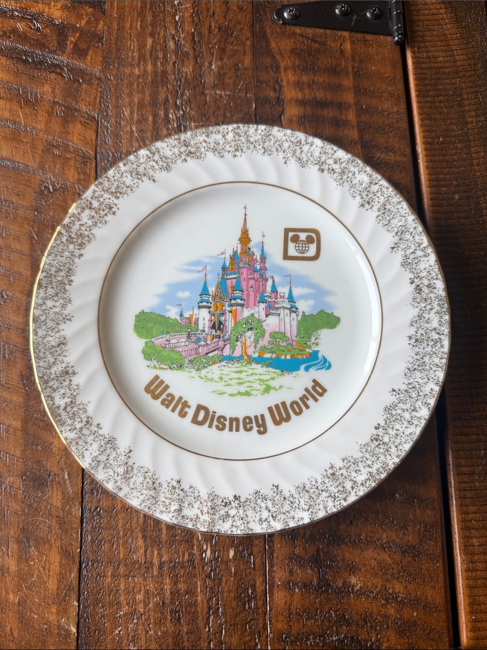 Vintage Walt Disney World Cinderella Castle Japan Collector Plate 7.75”